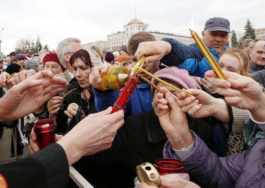 В Белгороде прошёл крестный ход с Благодатным огнём  - Изображение 4