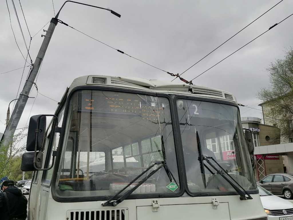 В районе остановки «Родина» в Белгороде провода ЛЭП упали на маршрутку