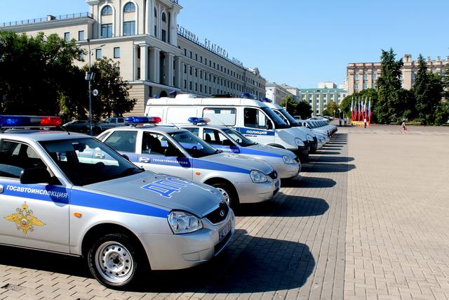 Белгородским полицейским вручили 16 новых автомобилей