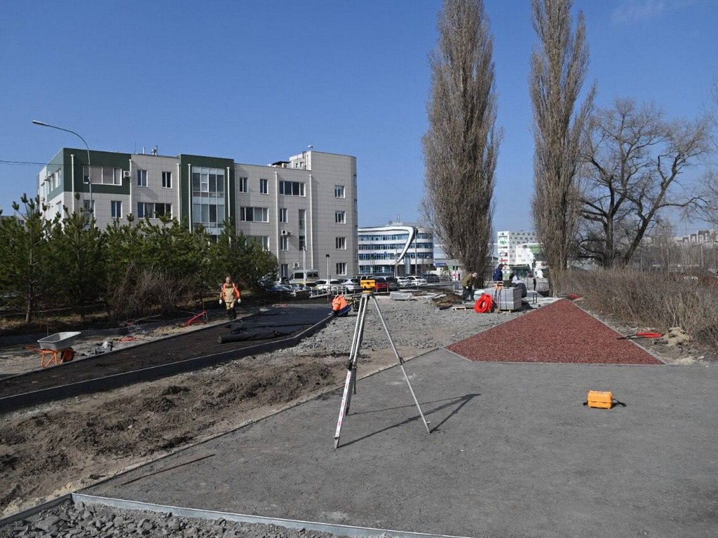В Белгороде на площадке мемориального сквера «Камышитовый» продолжаются работы