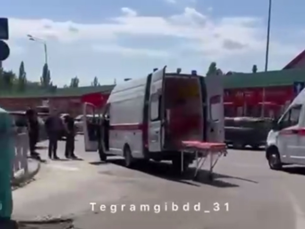 В Белгороде грузовик насмерть сбил женщину