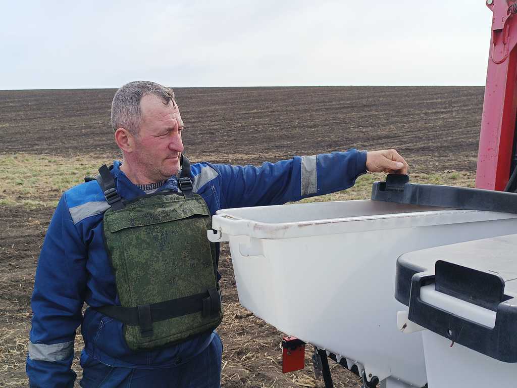 Сельхозпредприятия в белгородском приграничье обязали ввести полувахтовый режим работы