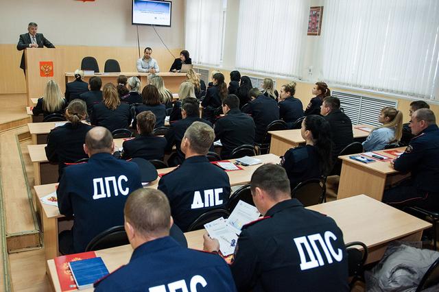  Белгородские энергетики учили  полицейских электробезопасности
