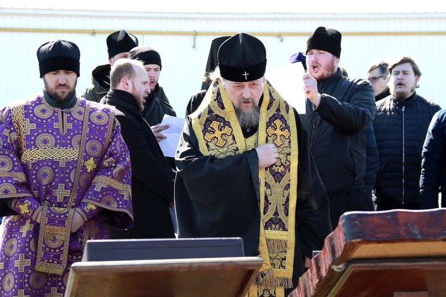 Митрополит Иоанн совершил воздушный крестный ход над Белгородской областью