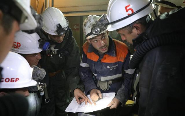 Спасатели продолжают поиск белгородских шахтёров на руднике «Мир» (видео)