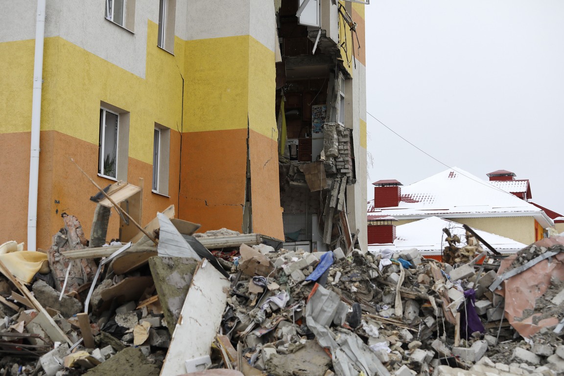 Мать погибшего при взрыве дома в Яковлево находится в тяжёлом состоянии