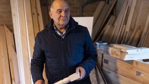 Анатолий Кононов: «При работе с древесиной я ощущаю, как она оживает в моих руках»
