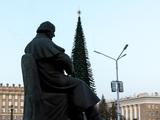 Как к Новому году готовится Соборная площадь Белгорода
