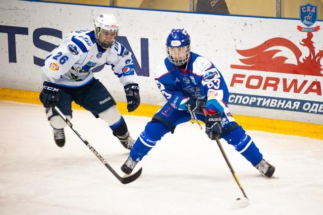 Белгородские хоккеисты вернулись с выезда без побед