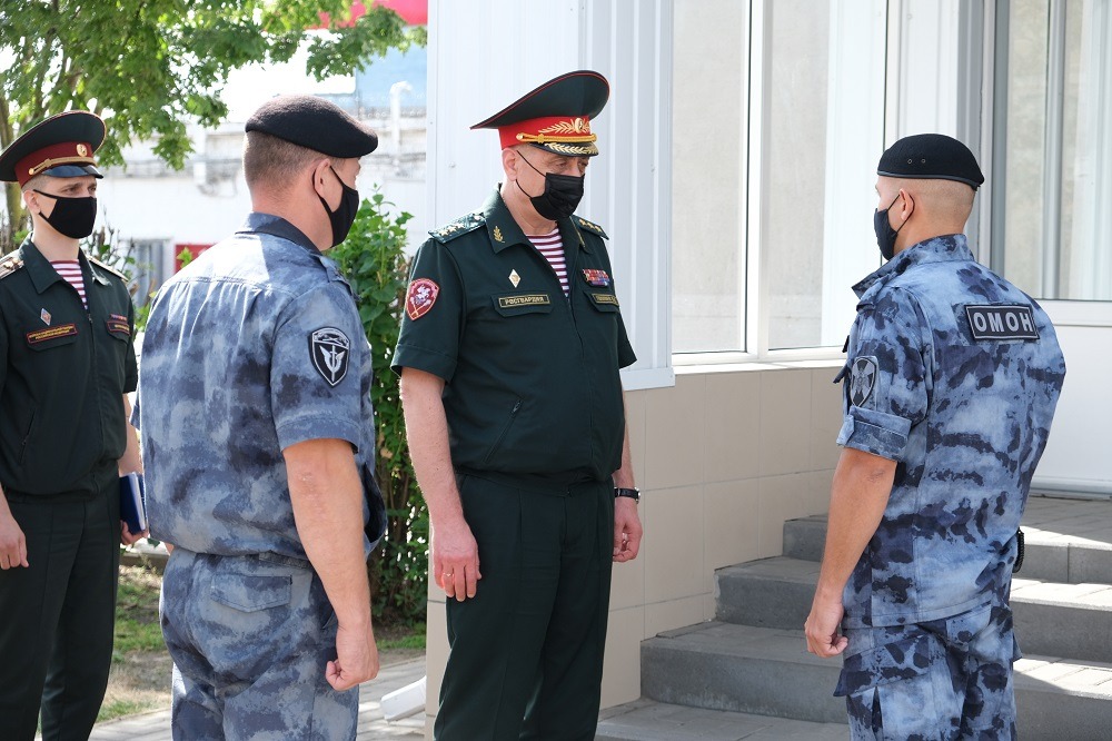 В Белгороде командующий Центральным округом Росгвардии обсудил вопросы безопасности