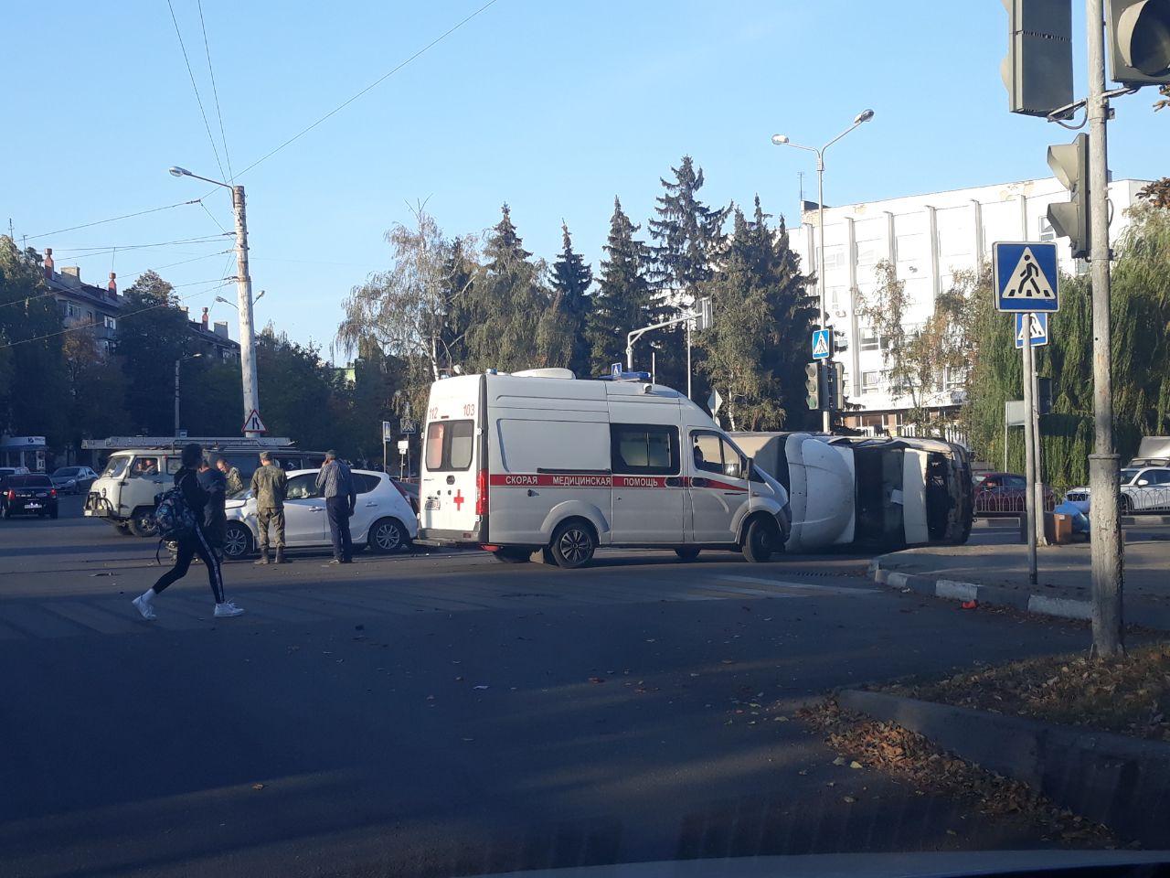 В Белгороде в результате аварии перевернулась «Газель»