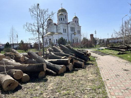 В Валуйках начали благоустраивать территорию у Свято-Николаевского собора