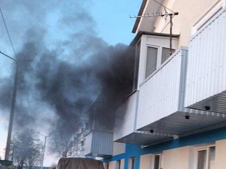 В Шебекино пожарные спасли женщину из горящей квартиры