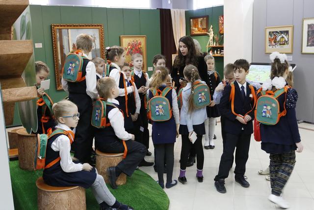 Белгородские школьники знакомятся с изобразительным искусством в игровой форме