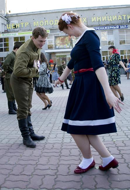Накануне Дня Победы в Белгороде прошёл бал под открытым небом - Изображение 13
