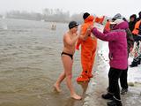87 человек выступили на открытом первенстве по зимнему плаванию в Белгороде - Изображение 7