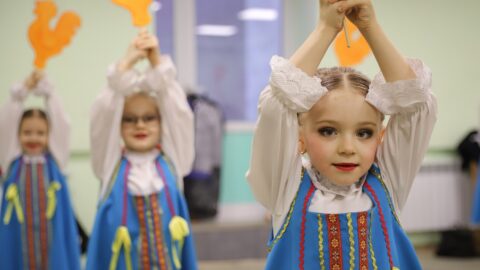 На репетиции участники бегут с радостью: и те, кто давно занимается, и новички
