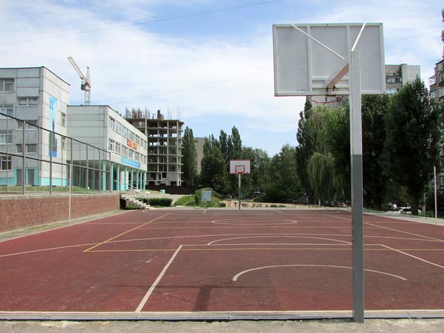 Мэр Белгорода предложил открыть школьные стадионы для горожан