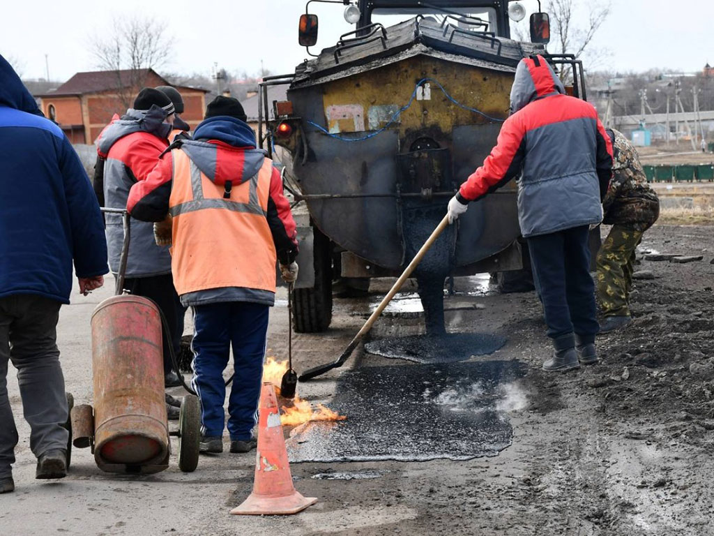 Гладков поручил проверить все проблемные участки автодорог Алексеевского округа