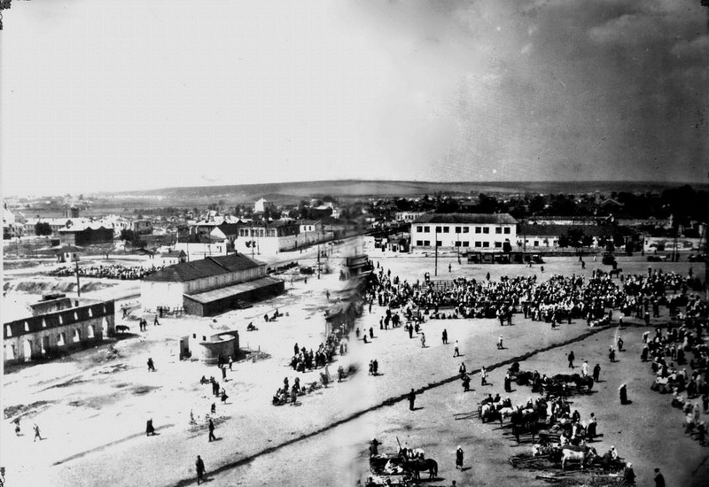 Вид с колокольни Преображенского собора. 1949 год. Фото с сайта http://belgorod.doguran.ru/