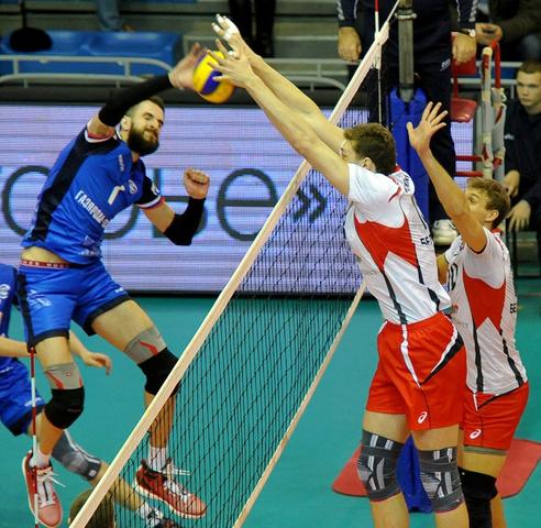Белгородские волейболисты разгромили сургутян в «Финале шести»