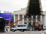 Как к Новому году готовится Соборная площадь Белгорода