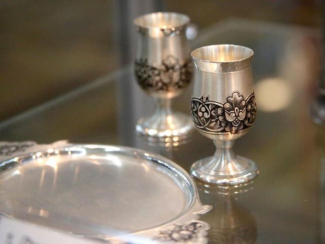 В Белгороде экспонируют более 500 изделий из серебра