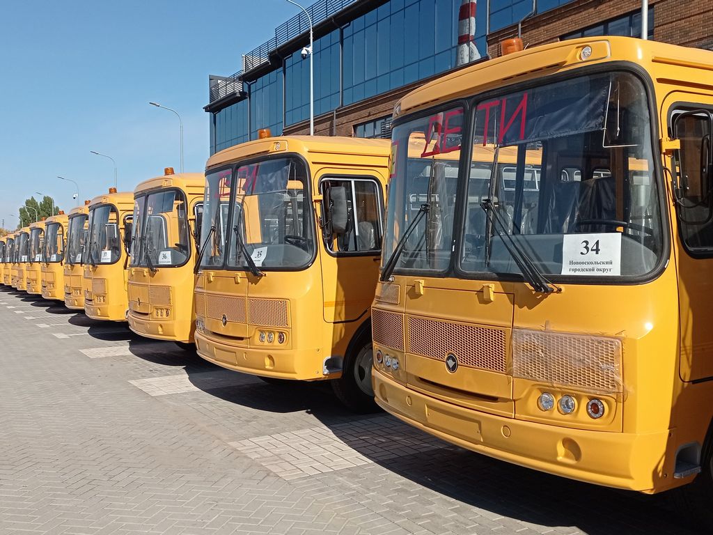 65 новых автобусов получили школы Белгородской области