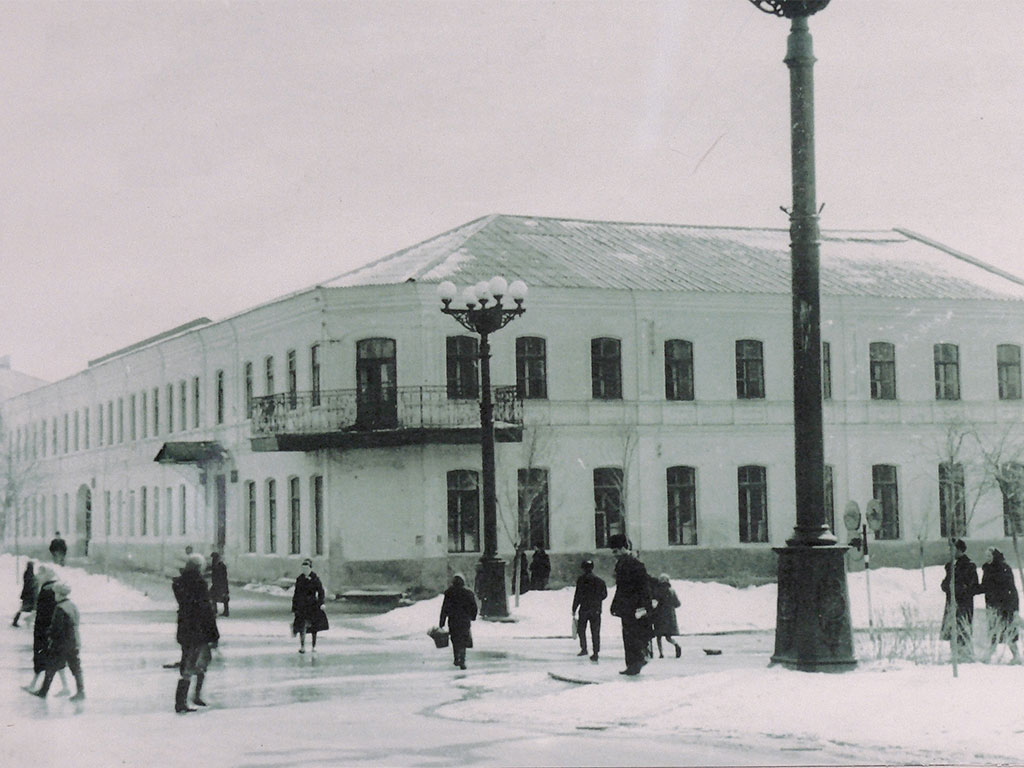 Первое здание, где размещалась Белгородская медицинская школа (улица Будённого)
