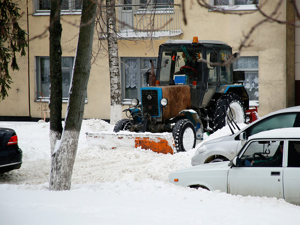 Сегодня ночью в Белгороде последствия снегопада устраняли 70 единиц техники и 26 рабочих