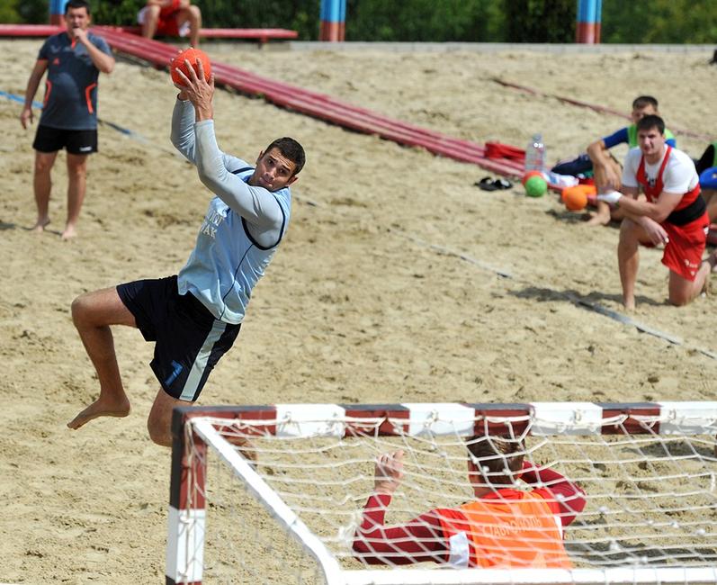 В Белгороде прошёл тур чемпионата России по пляжному гандболу - Изображение 10