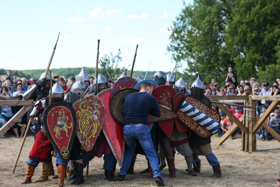 На фестивале реконструкции под Шебекино прошли бои на средневековом ринге