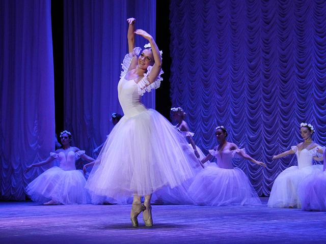Первые па белгородского балета