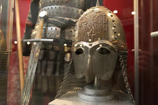 Белгородский музей-диорама представил новую выставку оружия и доспехов