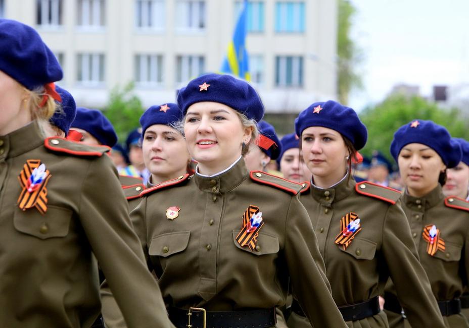 В Белгороде прошёл парад в честь Великой Победы - Изображение 1