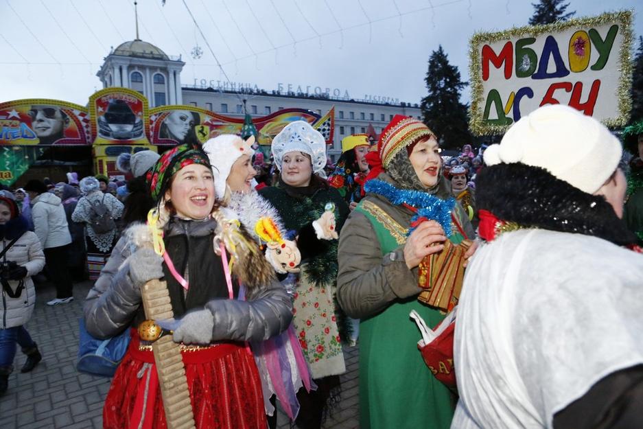 Как в Белгороде прошёл парад Дедов Морозов - Изображение 30