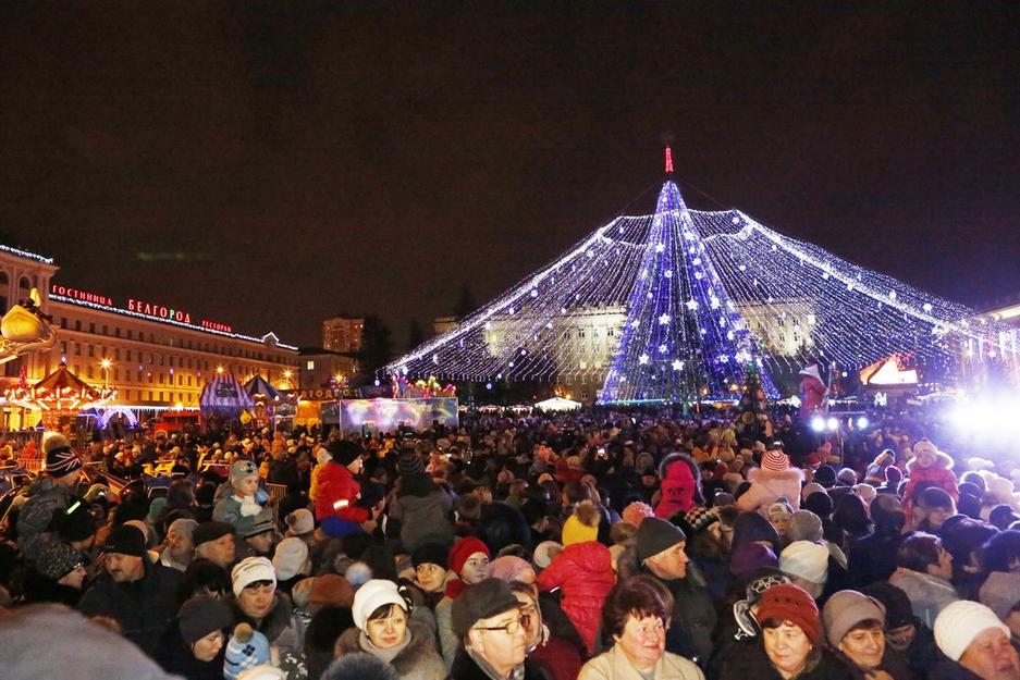 Как в Белгороде прошёл парад Дедов Морозов - Изображение 15