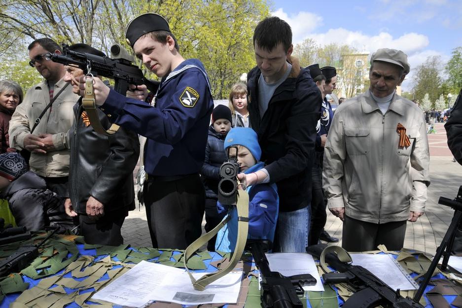 В Белгороде прошёл парад военно-патриотических клубов и кадетских классов - Изображение 8
