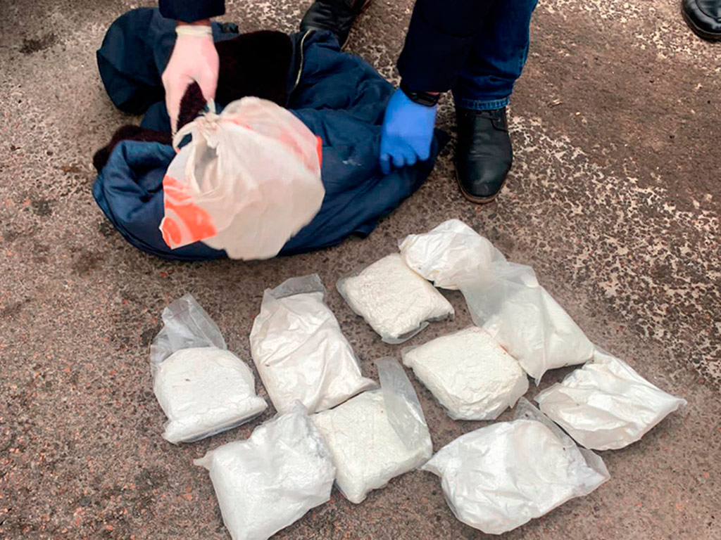 В Белгородской области полицейские задержали водителя, перевозившего 5 кг наркотиков