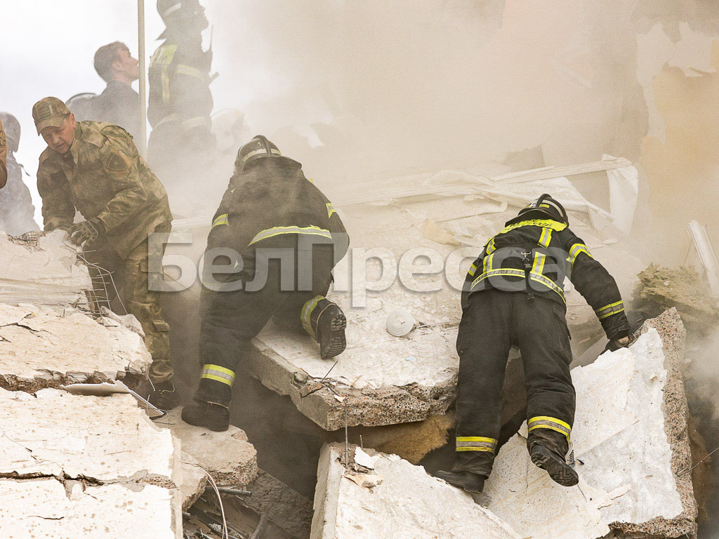 Спасатели достали из‑под завалов в Белгороде двоих погибших жителей