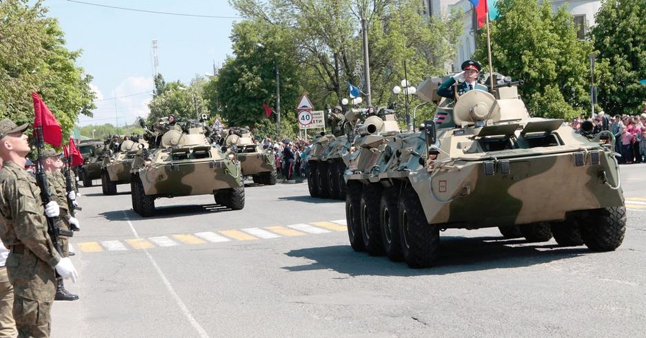 Валуйчане отметили День Победы военным парадом и шествием «Бессмертного полка» - Изображение 16