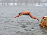 87 человек выступили на открытом первенстве по зимнему плаванию в Белгороде - Изображение 3