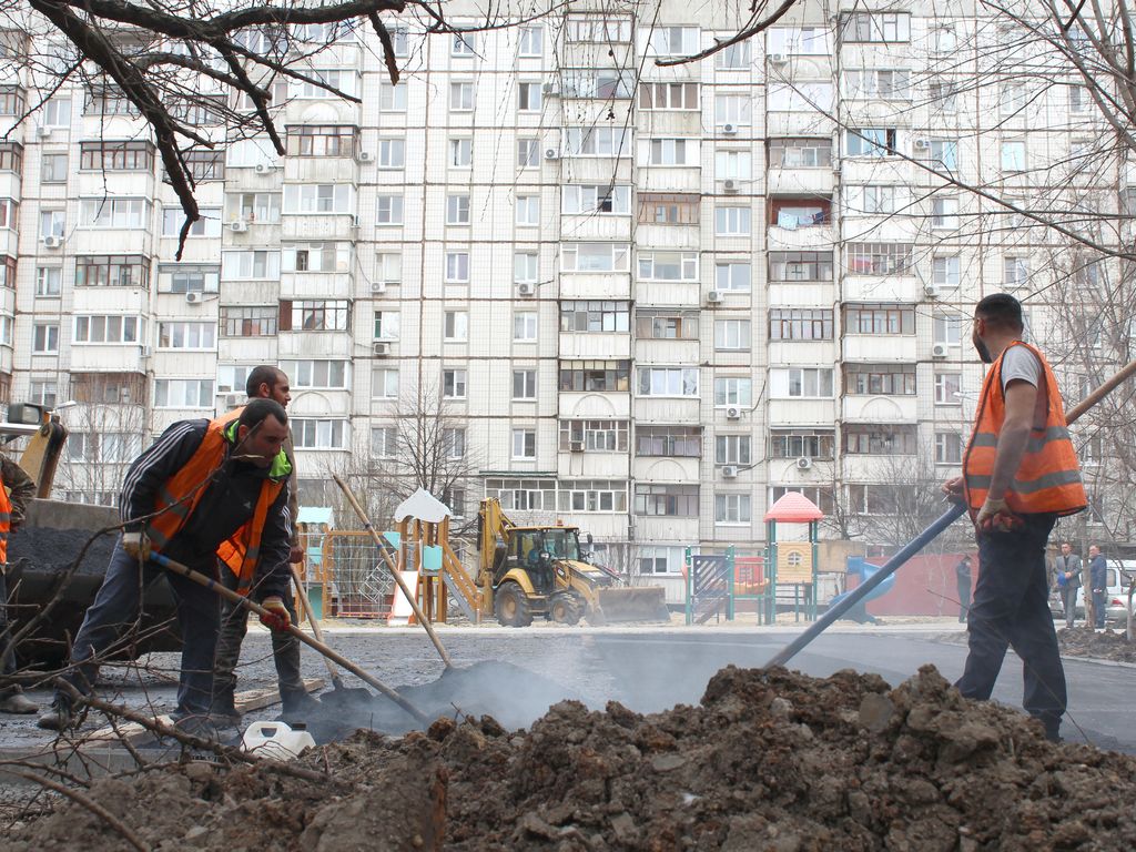 К 1 августа в Белгороде отремонтируют 9 дворов и 10 скверов