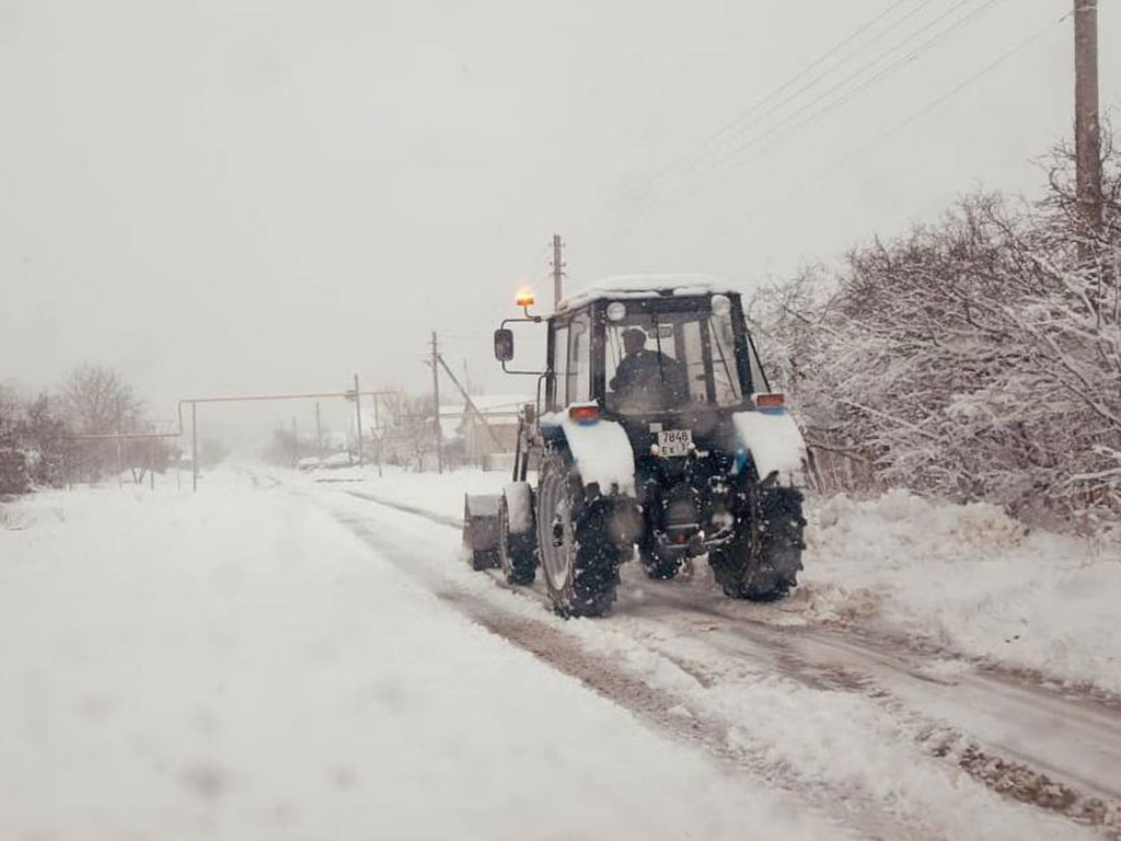 В Белгородской области на уборку снега вышли 400 человек