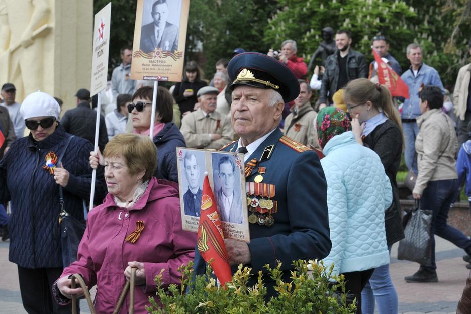 Около 70 тысяч белгородцев прошли в «Бессмертном полку» - Изображение 8
