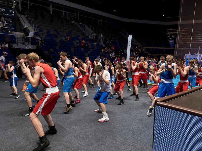 В «Белгород Арене» провели мастер-классы для 500 юных спортсменов (фоторепортаж)
