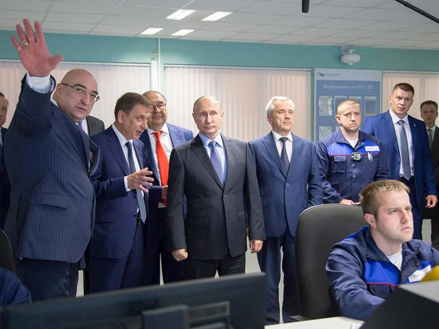 Владимир Путин запустил новый цех на Лебединском ГОКе