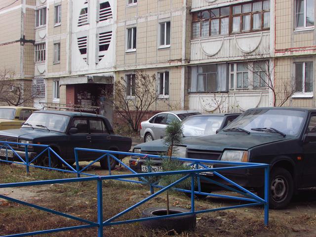 Белгородский губернатор вновь потребовал решить проблему парковок во дворах