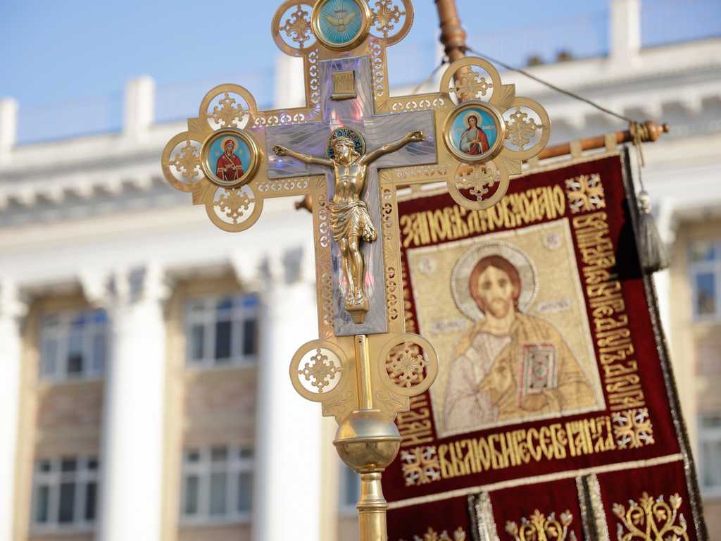 В Белгороде после двухлетнего перерыва прошёл Рождественский крестный ход