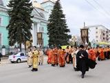 В Белгороде прошёл крестный ход с Благодатным огнём  - Изображение 14